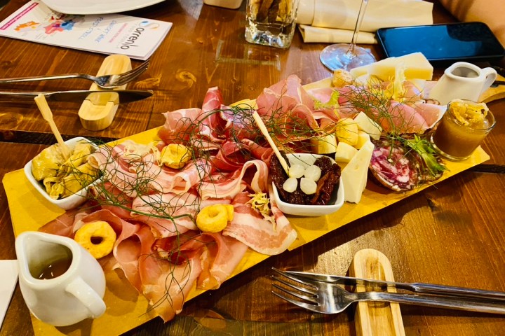 Meat & Cheese board Sorrento Wine Stroll Sorrento Food Tours